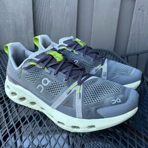 ON Cloud Cloudsurfer Trail running/training shoes in men’s size 11. Comfortable
